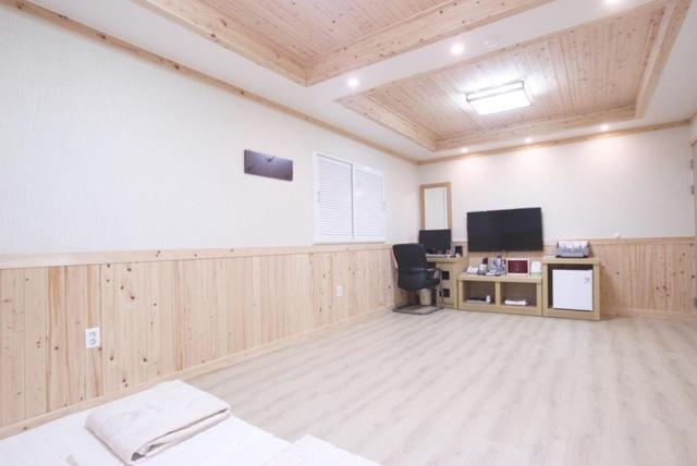 Yeosu Mj Motel Εξωτερικό φωτογραφία