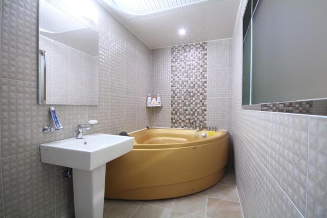 Yeosu Mj Motel Εξωτερικό φωτογραφία