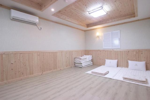 Yeosu Mj Motel Εξωτερικό φωτογραφία